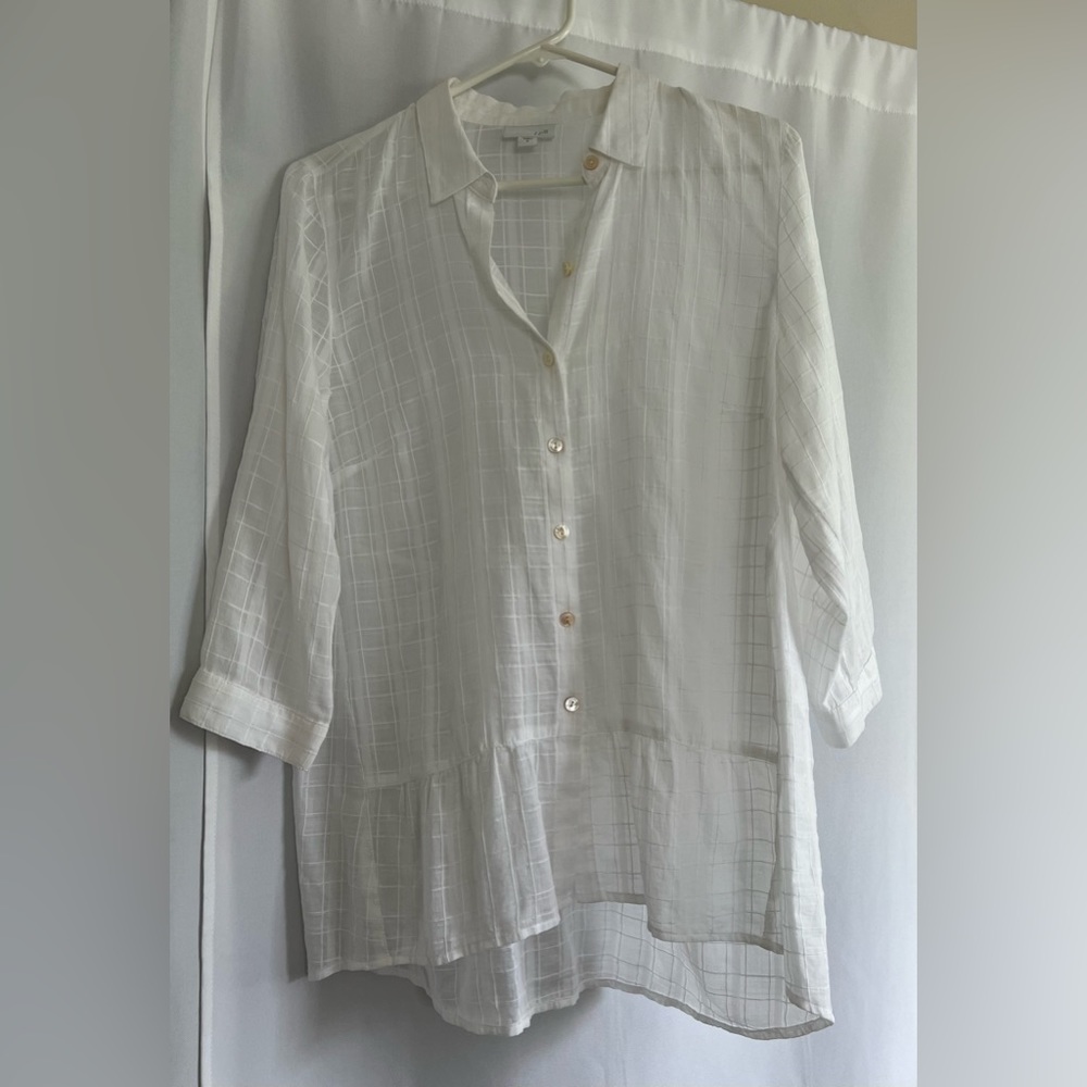 JJill tunic top, white, windowpane type fabric.  100% cotton.